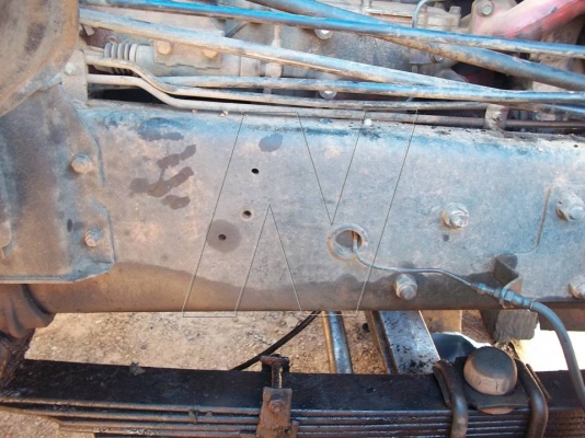 ขาย ฮีโน่ 3M 240 แรง / สองเพลาดั๊ม / มีระบบลากพ่วง แต่ไม่มีลำโพง ( คัสซีสวย ไม่บวม )