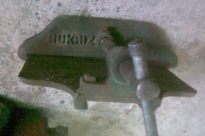 ปากกจับชิ้นงานนอกเก่าเก็บปากกจับชิ้นงานนอกเก่าเก็บ สภาพสวยๆครับเก่าเก็บสภาพเดิมๆครับปากสวยมากครับของนอกญี่ปุ่นครับราคานี่คุ้มครับ