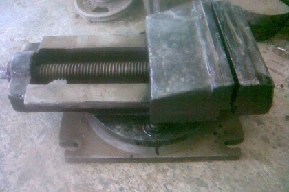 ปากกามิลลิ่งปรับองศาได้งานนอก ขนาด 9.5 นิ้วปากสวยๆครับงานนอกครับปรับองศาได้ครับขนาด  9.5  นิ้ว ครับตัวใหญ่ น้ำหนัก  40-60  กิโลครับ ราคา 5700 ขนาด 5 นิ้ว 3500  บาท สภาพพร้อมใช้งานครับราคานี้สุดคุ้มใช้ยาวครับรุ่นนี้