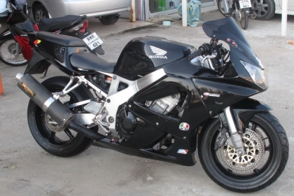 บรีส ไบค์ ช็อป///ขาย CBR 900 แต่งแฟริ่ง929 ท่อแต่ง รถอินวอยล์ เครื่องดีมาก