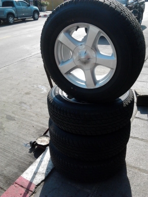 ขายยาง BF All 31*10.5*15 ปี06สภาพสวย สวย 1 ชุด 6900