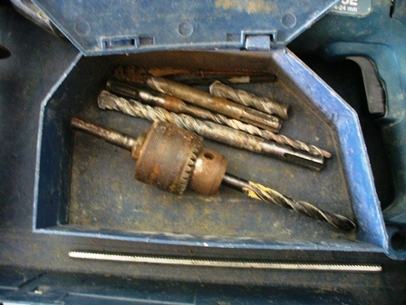 สว่านกระแทก BOSCH GBH2-24DSE อุปกรณ์ครบ 2500บาทรวมส่ง