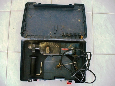 สว่านกระแทก BOSCH GBH2-24DSE อุปกรณ์ครบ 2500บาทรวมส่ง