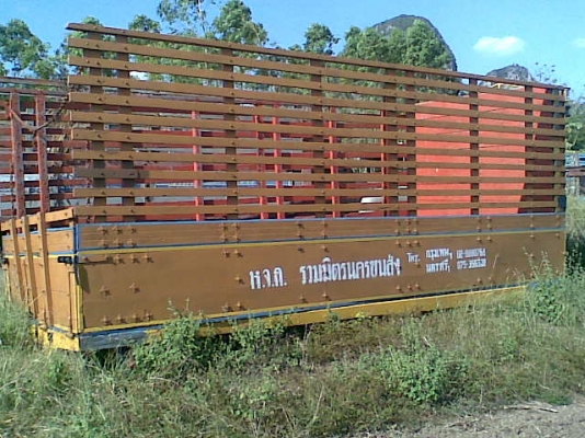 ขายกะบะไม้ - คอกไม้ ยาว 6 เมตร ถอดลงจากฮีโน่ F18 ขายถูก ๆ