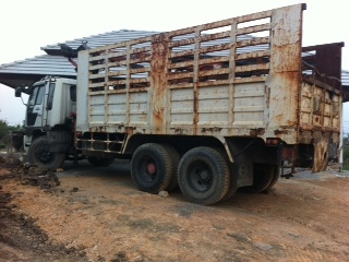 ฮีโน่สมอทอง ปี47 สิบล้อเพลาเดียว