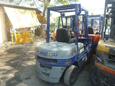 รถยกForklift  KOMATSU  FD25C-11 เครื่องยนต์ดีเซล C-240 เกียร์ครัชท์  ยกสูง 4.0 เมตร