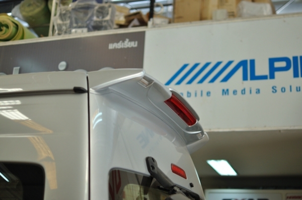 ขายด่วน Commuter 2010 พร้อมตกแต่ง Style VIP สนใจติดต่อ 081-7696898