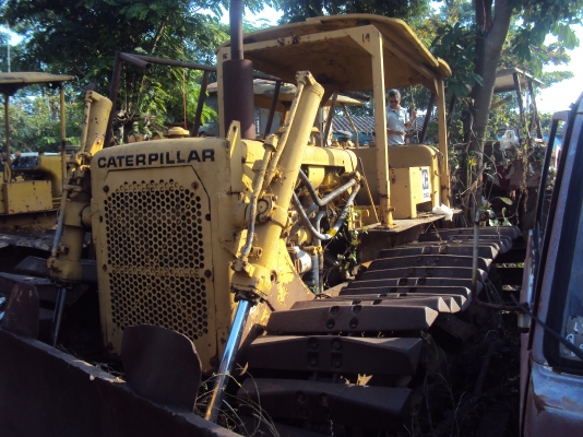 รถขายรถเทรคเตอร์ CAT D4,D5 คันละ 200,000 มีหลายคัน สนใจโทร 081-6432106 สมพจน์ รถขายรถเทรคเตอร์ CAT D4,D5 คันละ 200,000 มีหลายคัน สนใจโทร 081-6432106 สมพจน์