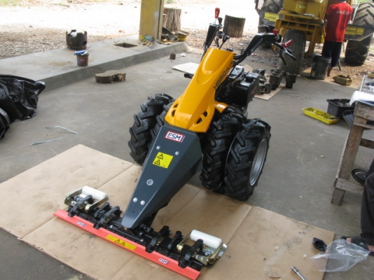 ขายรถตัดอ้อยชนิดเดินตาม ESM นำเข้าจากเยอรมัน ขายรถตัดอ้อยชนิดเดินตาม ESM นำเข้าจากเยอรมัน