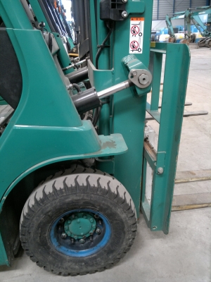 ขายรถฟอร์คลีฟท์ไฟฟ้า TOYOTA  7FBL15 เสา 3M.ปี2008, 2167ชม.สวย รถนอกนำเข้า ติดต่อ มานะ 085-9049669