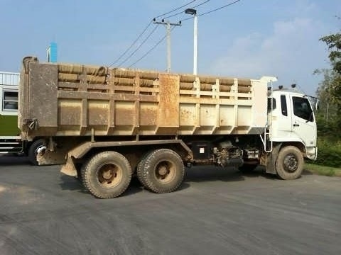 สิบล้อ Fuso ดั้ม