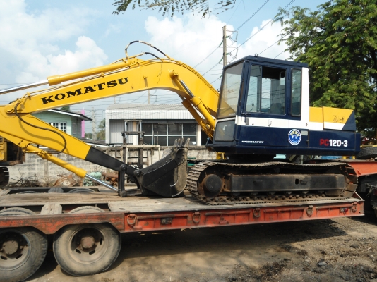 ขายรถแมคโครPC120-3  สภาพพร้อมใช้ สนใจติดต่อ บอย 085-156-2314