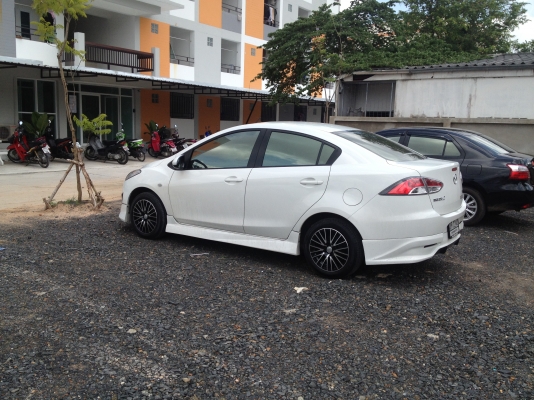 ขายดาวน์ mazda2 ปี 2011