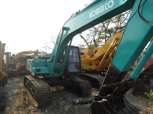 ขายรถแมคโครSK200 // สภาพพร้อมใช้ สนใจติดต่อ บอย085-156-2314