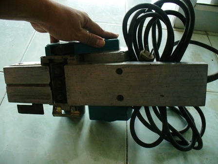 กบไฟฟ้า กบไสไม้ Makita model1100 มือสอง ถูกๆ กบไฟฟ้า กบไสไม้ Makita model1100 มือสอง ถูกๆ