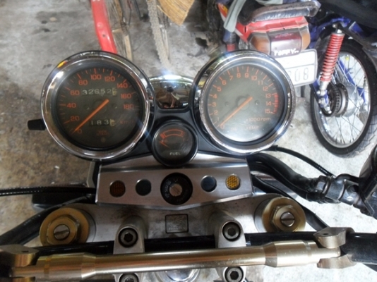 (ปรับราคา)ขาย CB 400 V.s ปี 98 inv.สพม. 83,000. รายละเอียดด่านในคับ มีคลิป