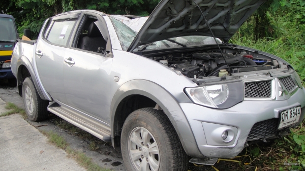 +++++ขายซากรถกระบะ Mitsubishi Triton ปี 2010  ราคา 290,000 พร้อมเล่มทะเบียน+++++
