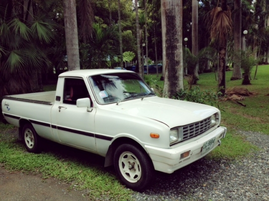 ขาย Mazda 1300 5Speed 5ขอ สีขาว แอร์หนาว วิทยุดังๆ