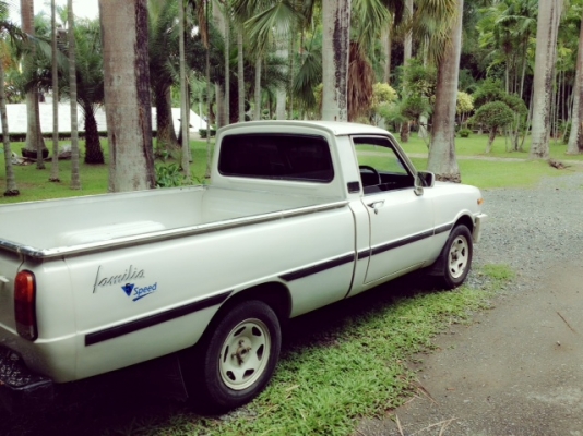 ขาย Mazda 1300 5Speed 5ขอ สีขาว แอร์หนาว วิทยุดังๆ