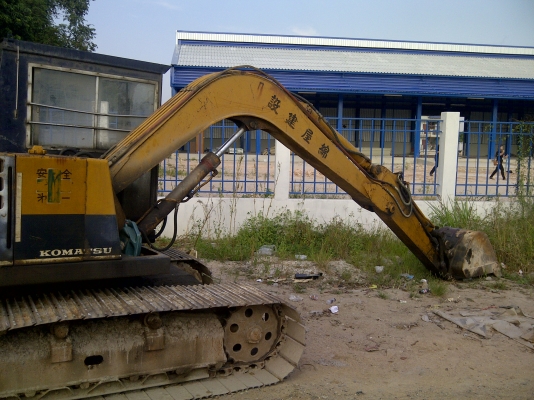 ประกาศขาย Komatsu PC60-1L พร้อมหัวกระแทกปูน