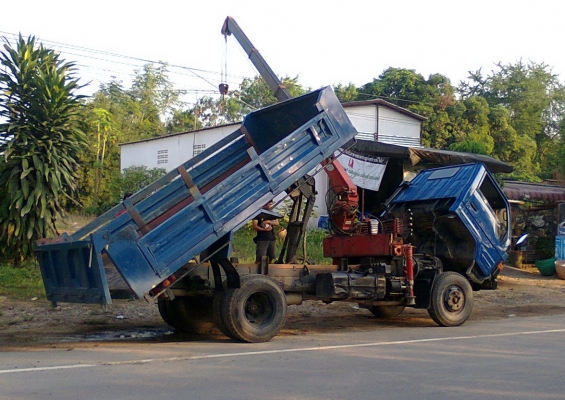 ขายรถหกล้อ ดั๊ม-ติดเครน TOYOTA ไดน่า 115 แรง  สวยแบบเดิมๆ   รถช่วงยาว 4 เมตรครึ่ง พวงมาลัยพาวเวอร์