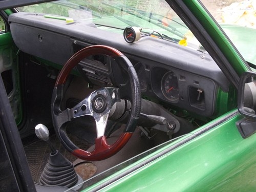 ขายมาสด้า แฟมิเลีย พร้อมวิ่งครับ