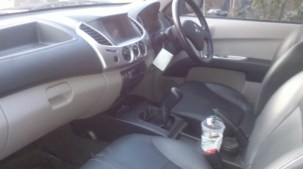 ไททันพลัส 4 ประตู สภาพป้ายแดง สีขาวมุขสวย