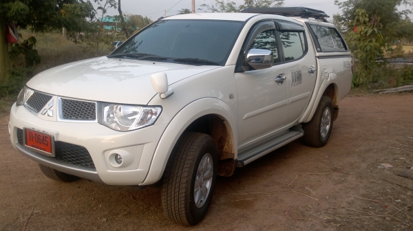 ไททันพลัส 4 ประตู สภาพป้ายแดง สีขาวมุขสวย