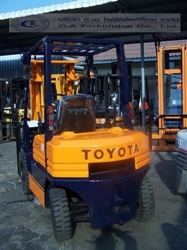 ขายรถ โฟล์คลิฟท์ TOYOTA รุ่น 5-FG20