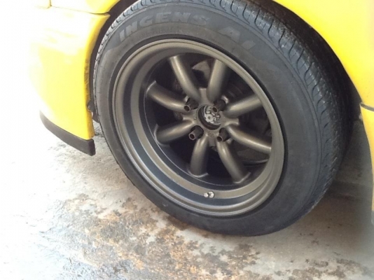 ขายแม็กกล้วย WATA ขอบ15 กว้าง8นิ้วยางปี2012 ยางใช้ไม่ถึง500โล