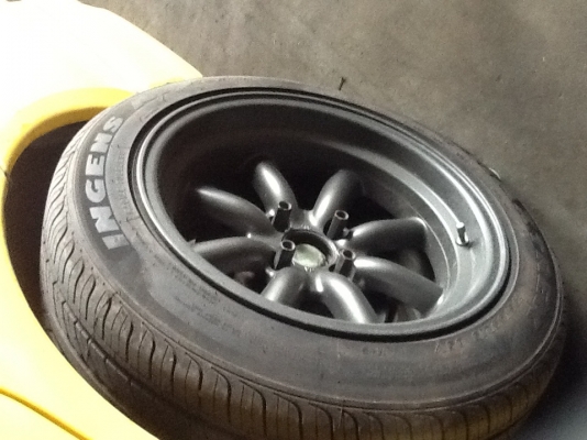 ขายแม็กกล้วย WATA ขอบ15 กว้าง8นิ้วยางปี2012 ยางใช้ไม่ถึง500โล