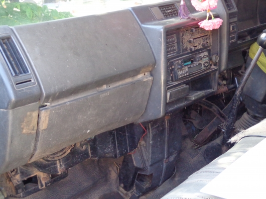 ขาย ISUZU NKR 110 HP เครื่อง 4BE1 ยกหัวได้ ยาว 3.20 ม. ขาย ISUZU NKR 110 HP เครื่อง 4BE1 ยกหัวได้ ยาว 3.20 ม.