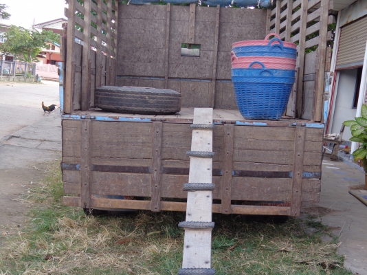 ขาย ISUZU NKR 110 HP เครื่อง 4BE1 ยกหัวได้ ยาว 3.20 ม. ขาย ISUZU NKR 110 HP เครื่อง 4BE1 ยกหัวได้ ยาว 3.20 ม.