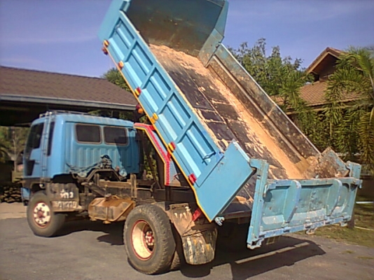 ขาย 6 ล้อดั้ม ยาง 900 เครื่อง HO6C Turbo หัวไฮเทค แอร์เย็น เฟืองท้าย FUSO คัสซีสวย ยางเต็ม