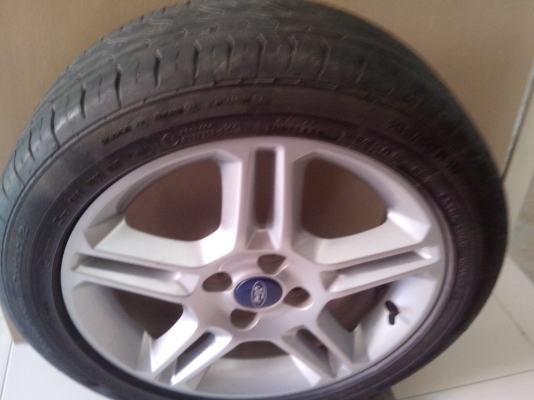 ขายแม็กฟอร์ดเฟียสต้ารุ่นTop ขอบ16 พร้อมยาง