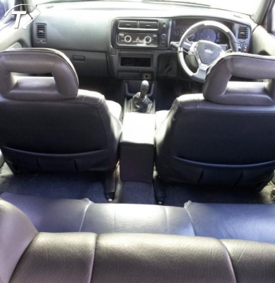 MITSUBISHI STRADAGRANDIS รถครอบครับ11ที่นั้งเอาปรับราคาวันนี้วันเดียยวครับ