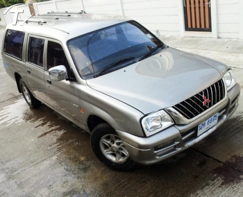 MITSUBISHI STRADAGRANDIS รถครอบครับ11ที่นั้งเอาปรับราคาวันนี้วันเดียยวครับ