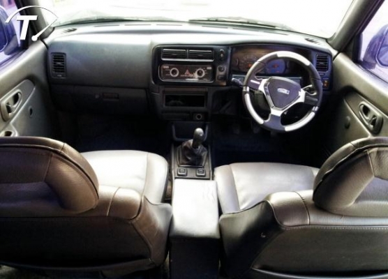 MITSUBISHI STRADAGRANDIS รถครอบครับ11ที่นั้งเอาปรับราคาวันนี้วันเดียยวครับ