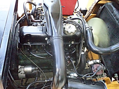 ขายรถยกโคมัสสึ 1 ตัน รุ่น14  เครื่องเบนซิน  กระบอกคู่  เสาสูง 3 เมตร ยางตันใหม่ 4 ล้อ  พวงมาลัยเพาเว่อร์  สีเดิมจากนอก นำเข้าจากญี่ปุ่น ใช้งานได้ทันที