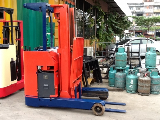 รถยกไฟฟ้าโตโยต้ารุ่น 5 ยืนขับ 1.5 ตัน ราคาถูกๆ เสาสูง 5 เมตร