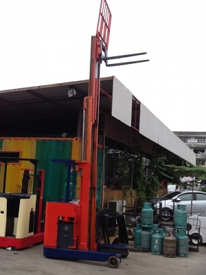 รถยกไฟฟ้าโตโยต้ารุ่น 5 ยืนขับ 1.5 ตัน ราคาถูกๆ เสาสูง 5 เมตร