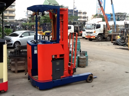 รถยกไฟฟ้าโตโยต้ารุ่น 5 ยืนขับ 1.5 ตัน ราคาถูกๆ เสาสูง 5 เมตร