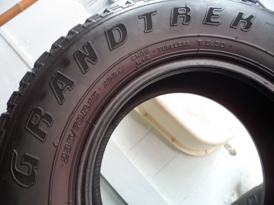 ยางบิ๊กฟุต.โฟร์วิล(4เส้น1,800฿)DUNLOP.Grandtrer.235.70.15'ถู๊ก!ถููก! ยางบิ๊กฟุต.โฟร์วิล(4เส้น1,800฿)DUNLOP.Grandtrer.235.70.15'ถู๊ก!ถููก!