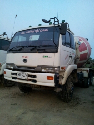 ต้องการขายรถโม่ปูน NISAN UD 320Hp ปี 48 สนใจโทร 081-8569543 ชายโต และหญิงแป้ง 080-7253793