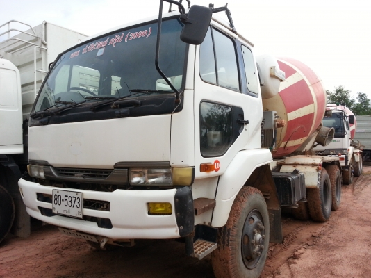 ต้องการขายรถโม่ปูน NISAN UD 320Hp ปี 48 สนใจโทร 081-8569543 ชายโต และหญิงแป้ง 080-7253793