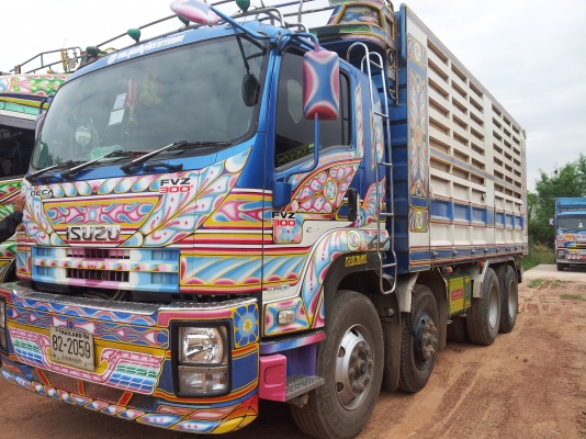 ขาย ISUZU 300Hp ปี 53 ด๊ม(ตัวเดี่ยว)คอกเกษตร สนใจโทร หญิงแป้ง 080-7253793