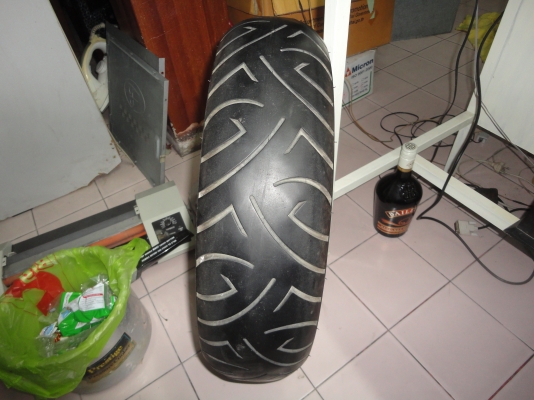 ยาง\% PIRELLI  140/70/17 ราคา 1000 บาท