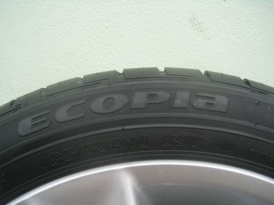 ขายล้อแม็กเดิม toyota yaris 16"x6" 4/100 et51 +ยางปี11 (081-3747940)