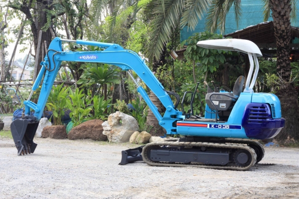 ขายรถแม็คโค KUBOTA K-035 รถนำเข้าจากญี่ปุ่น สภาพดี พร้อมใช้งาน 086-775-7900