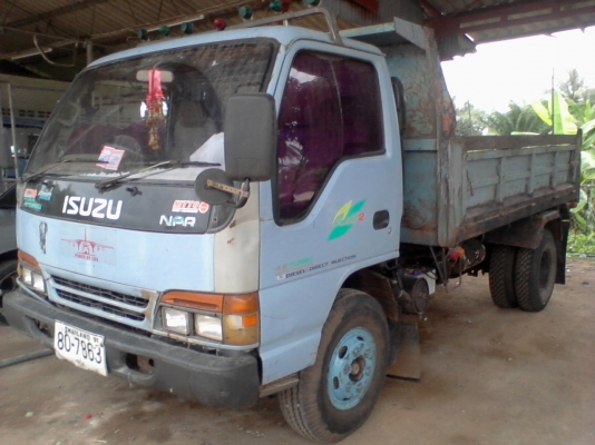 ขายหกล้อ NPR 120 ฝาดำ